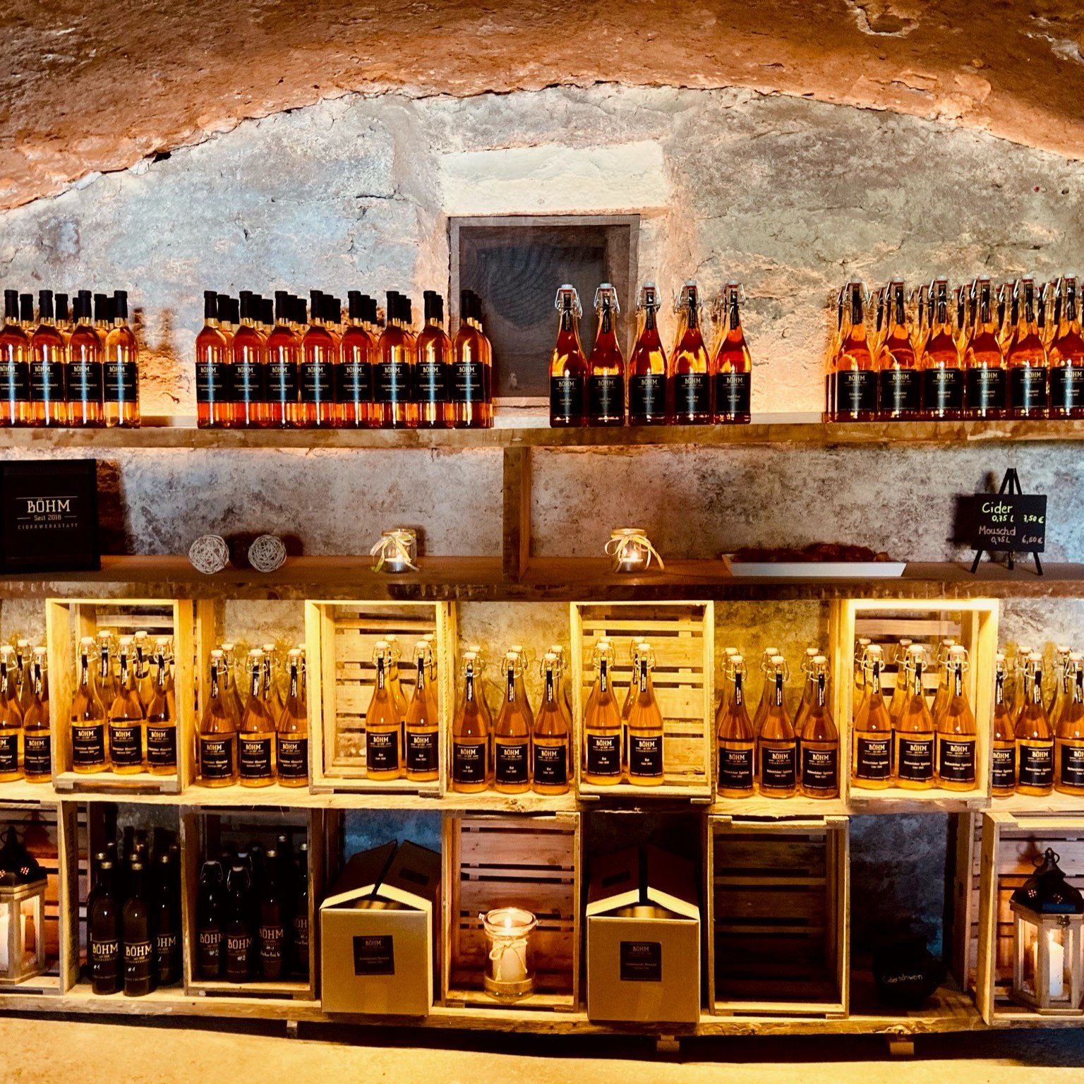 Ciderwerkstatt Böhm Ciderflaschen im Regal